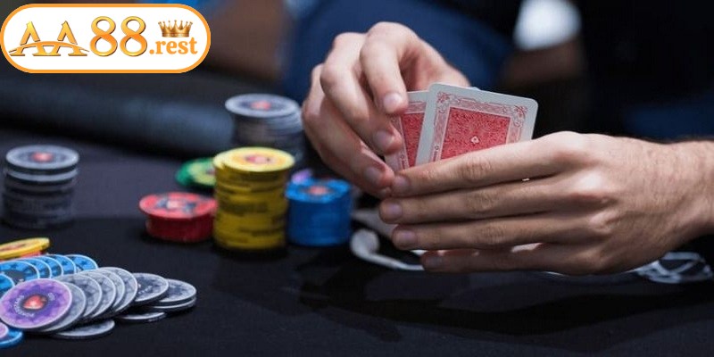 Xác định ngân sách cố định là cách quản lý vốn khi đánh bài đầu tiên